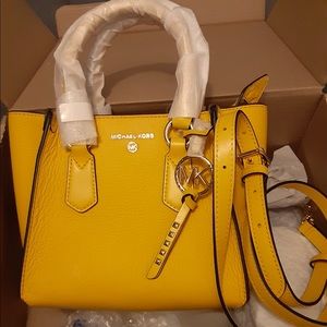 Micheal Kors Satchel Crossbody Purse